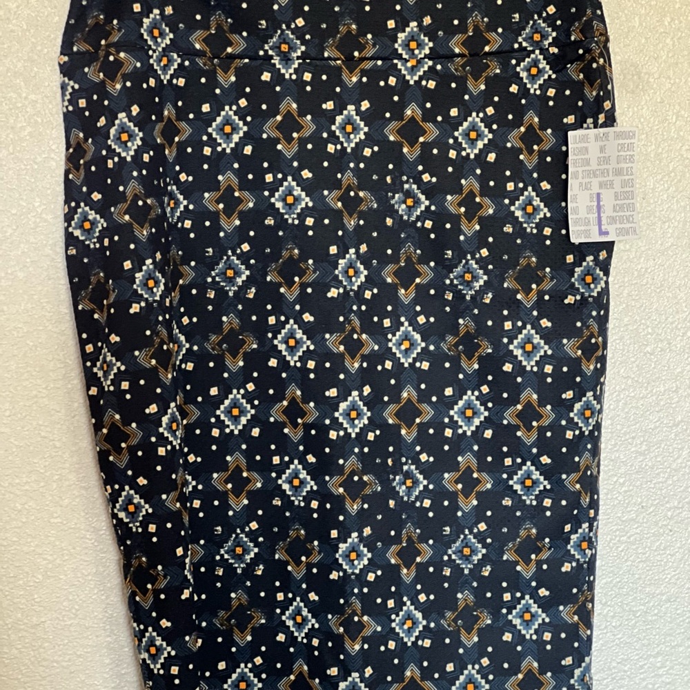 Elegant Black Patterned Skirt